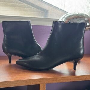 Elegant Black Leather Heeled Boots